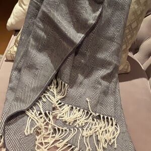 Pavilia large grey white blanket scarf wrap